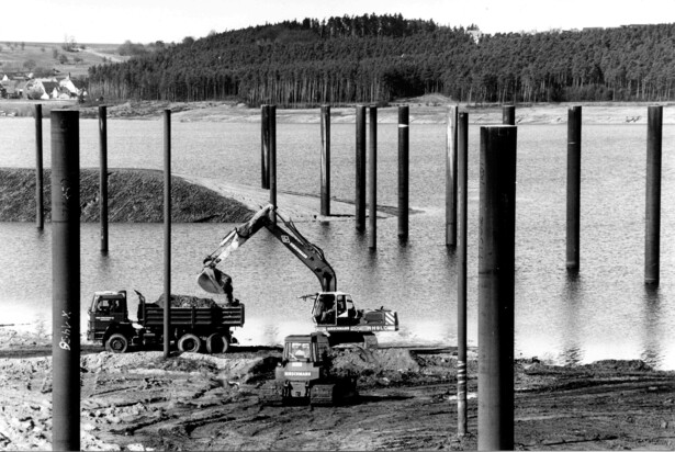 Bau der Ramsberger Hafenanlage am Großen Brombachsee im Fränkischen Seenland, Ramsberg, 1997 © Stefan Hippel / VNP