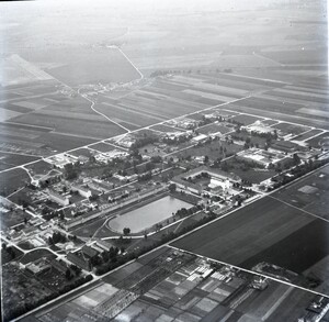 Rollfeld des ehemaligen Fliegerhorsts Obertraubling, 1950 © Hans Bertram Luftbildverlag / Stadtarchiv Neutraubling 