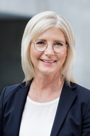 Bayerische Staatsministerin für Familie, Arbeit und Soziales, Ulrike Scharf © StMAS